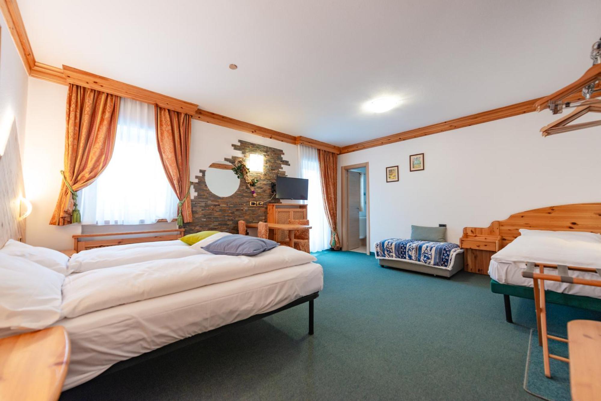 Hotel Ciamol Campitello di Fassa Exteriér fotografie