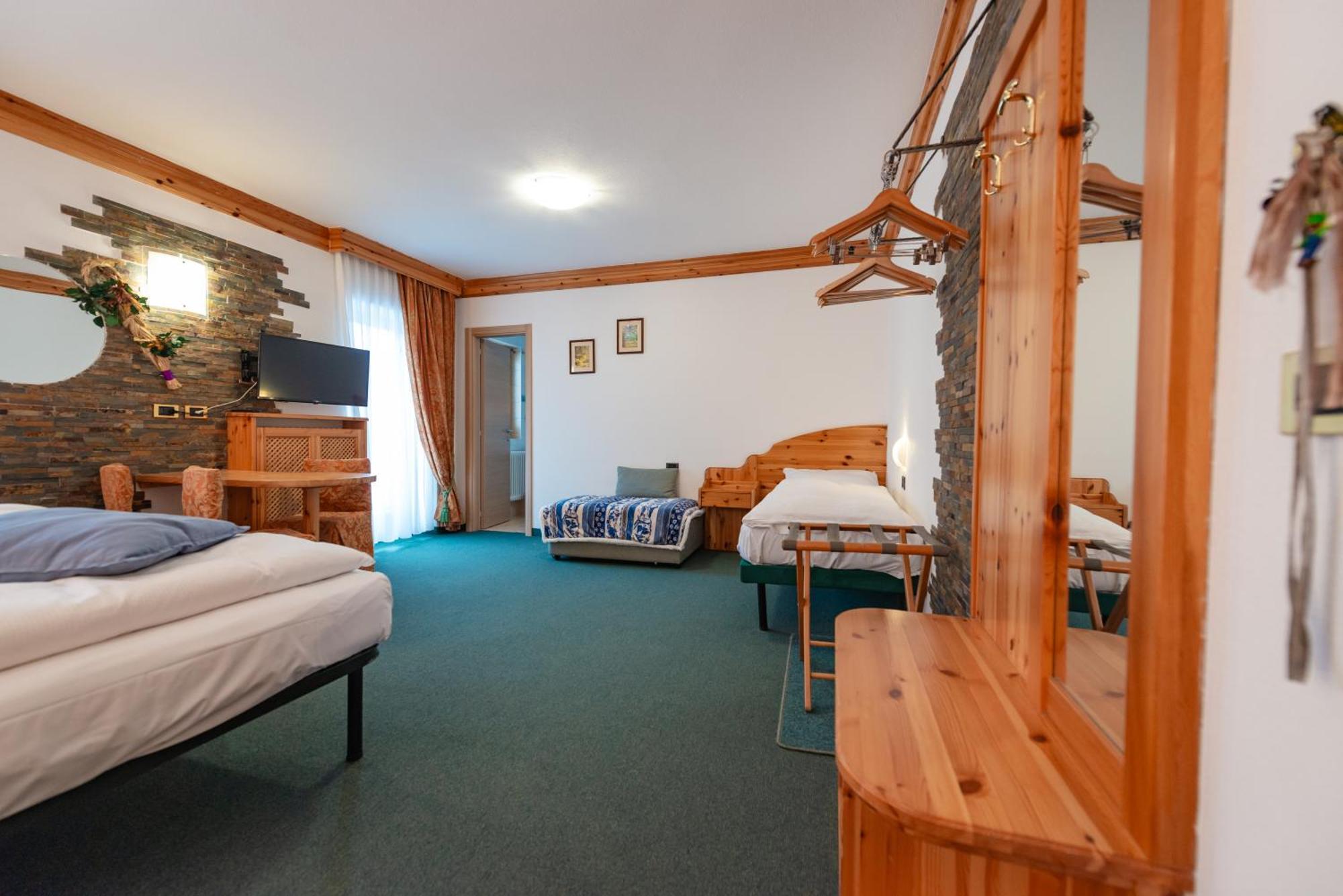 Hotel Ciamol Campitello di Fassa Exteriér fotografie