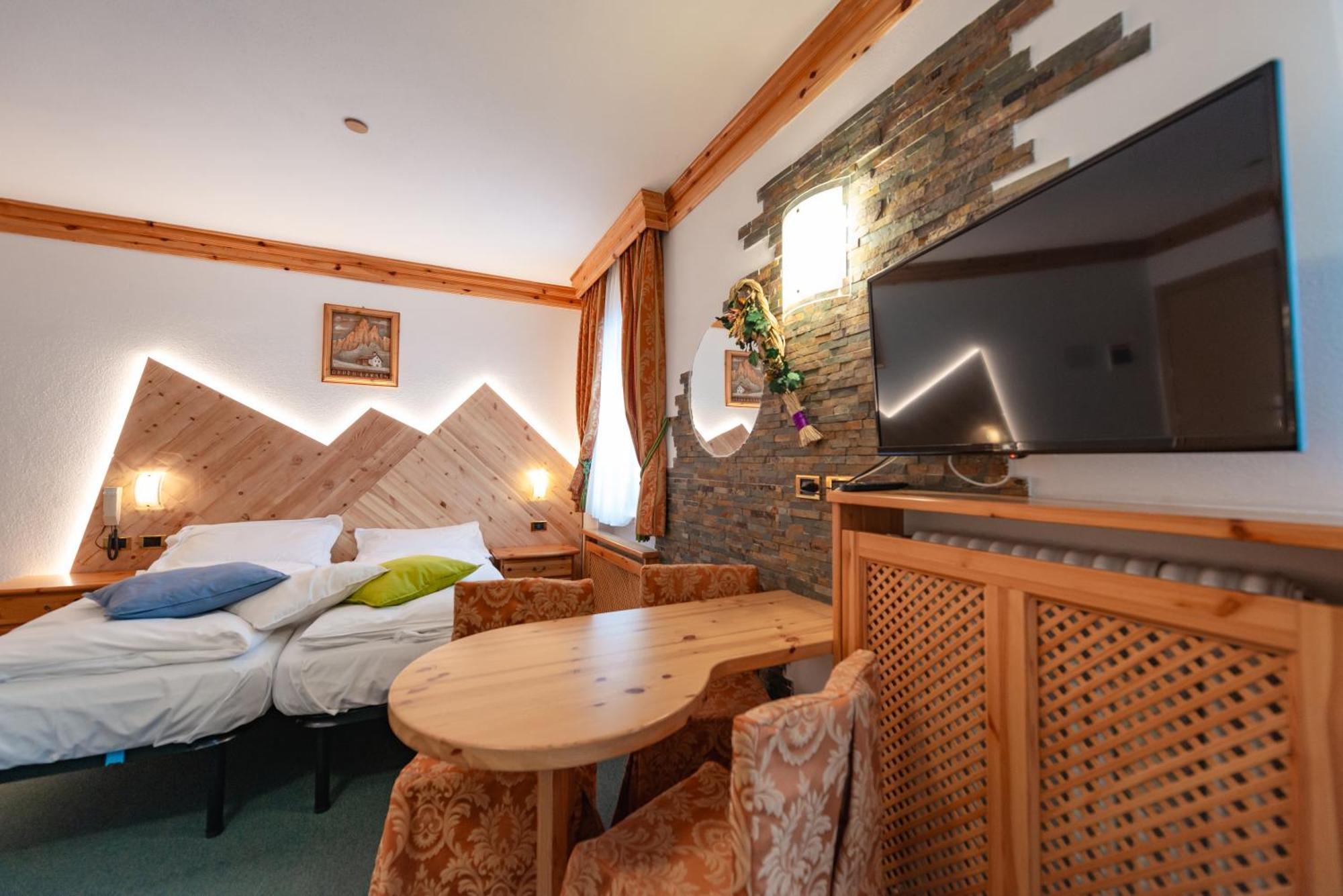 Hotel Ciamol Campitello di Fassa Exteriér fotografie